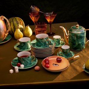 holiday24_malachitetable