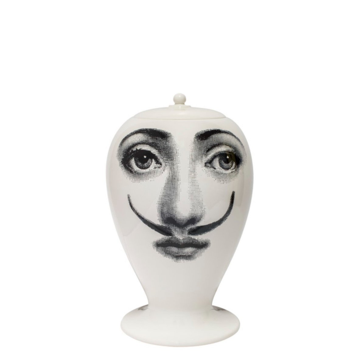 vase-la-femme-aux-moustaches-black-white