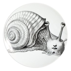 fornasetti-wall-plate-tema-e-variazioni-n-260-black-white