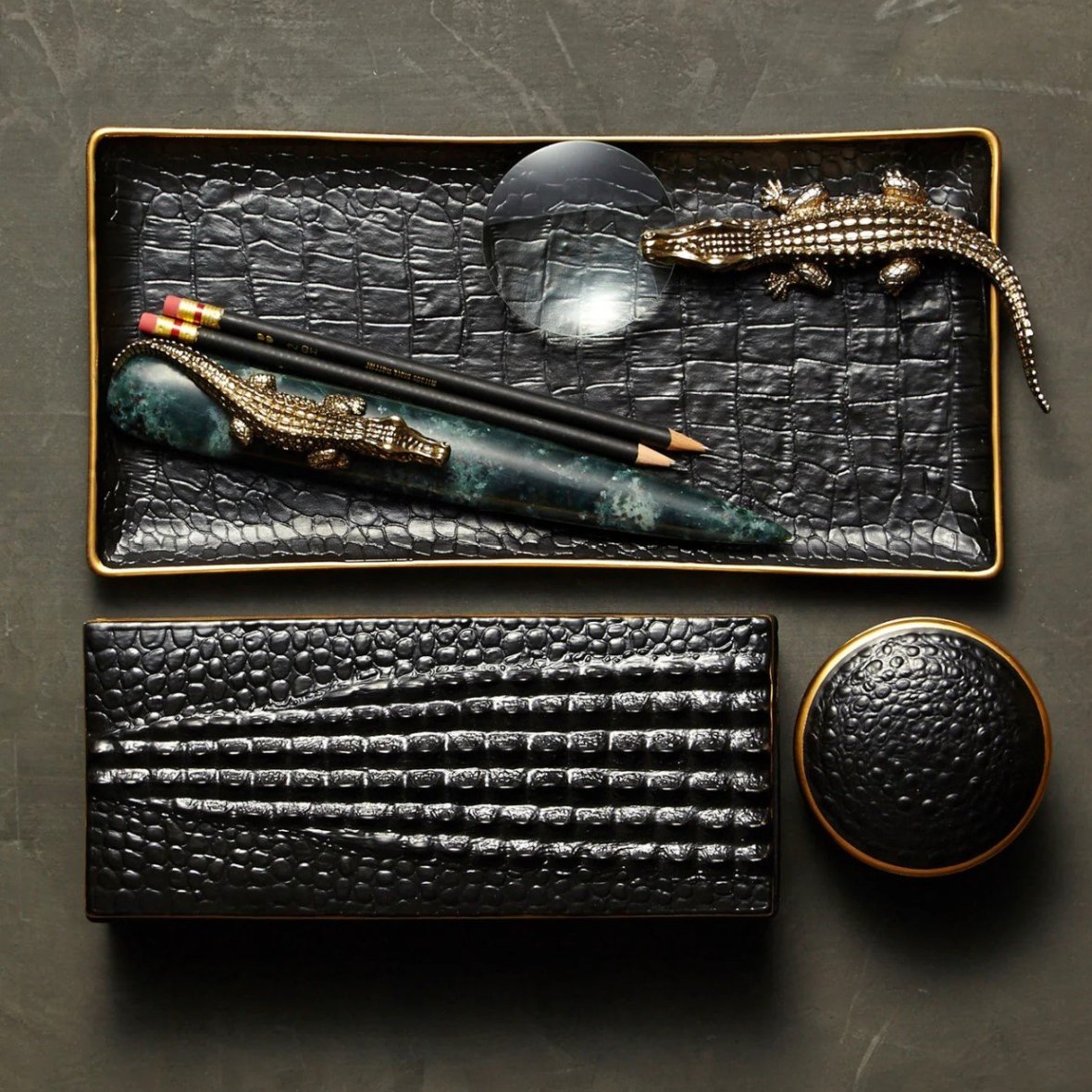 crocodile-rectangular-tray-medium-1