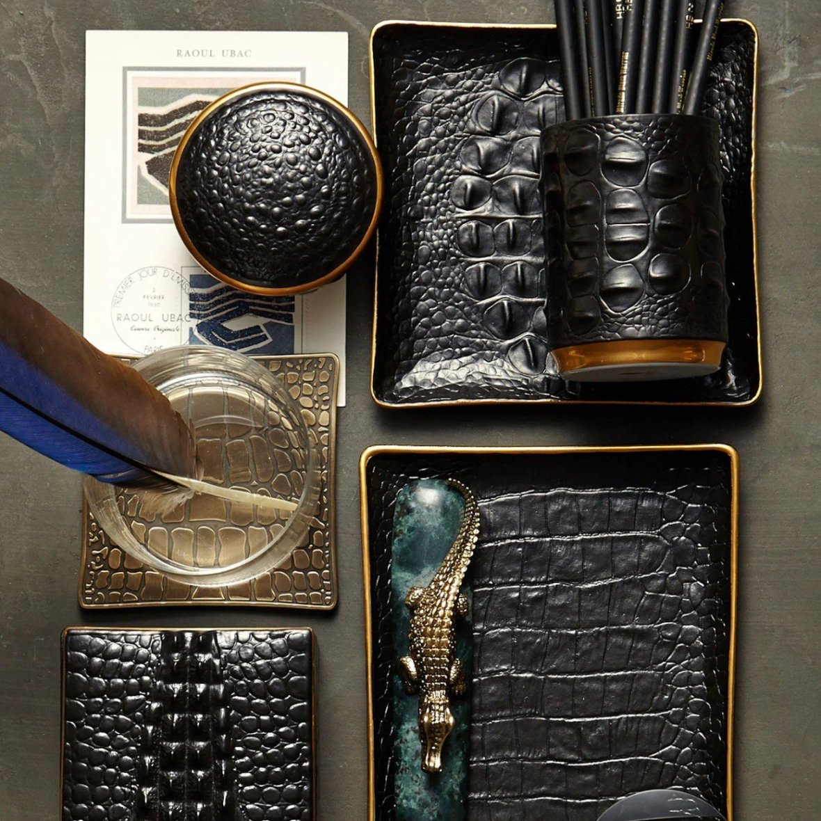 crocodile-rectangular-tray-medium-2