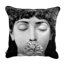 fornasetti-cushion-tema-e-variazioni-n-393