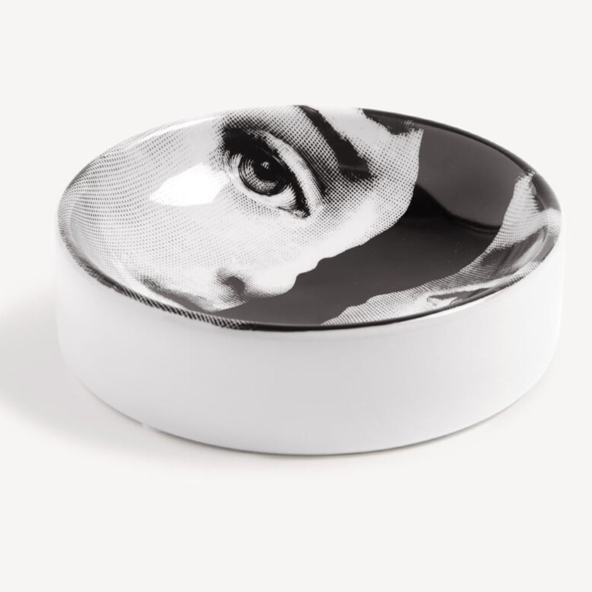 round-ashtray-tema-e-variazioni-n-10-black-white-2