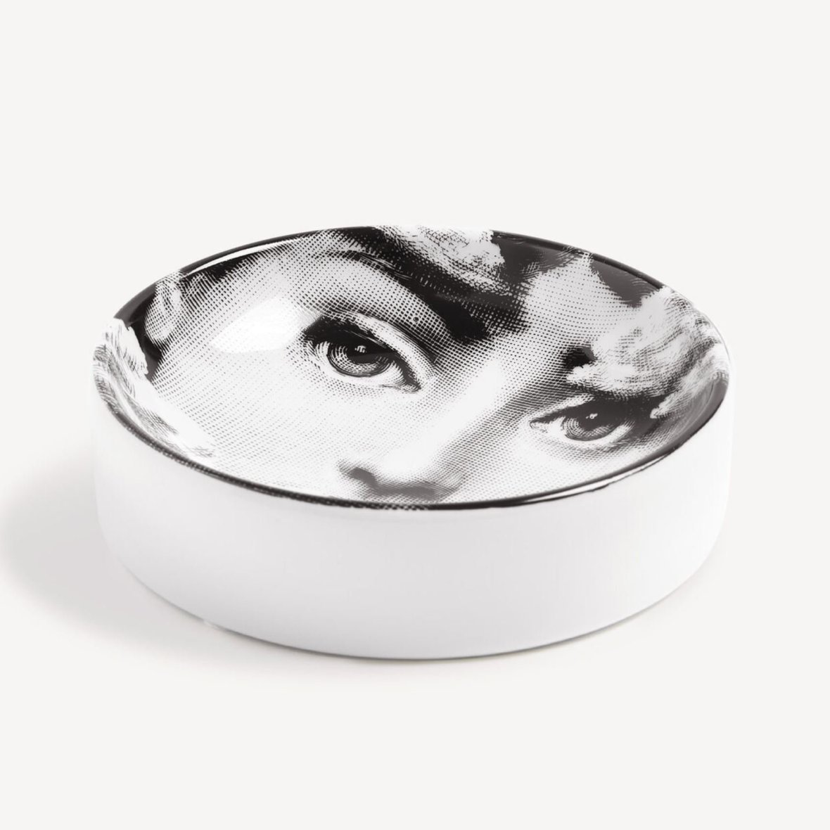 fornasetti-round-ashtray-tema-e-variazioni-n-139-black-white-1