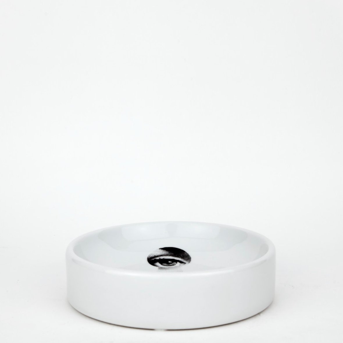 round-ashtray-tema-e-variazioni-n14-black-white-2