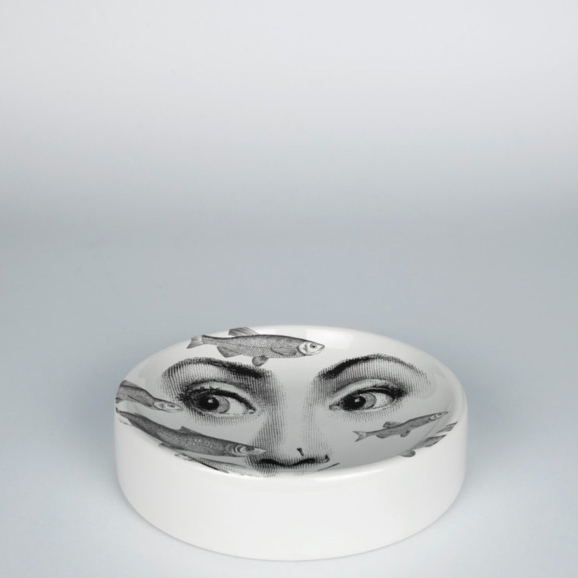 round-ashtray-tema-e-variazioni-n-392-bw-1