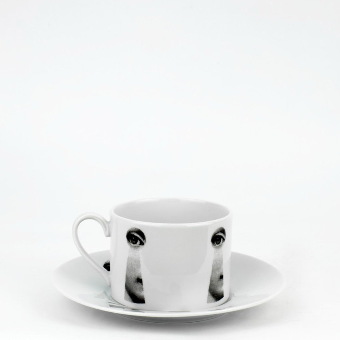 tea-cup-tema-e-variazioni-2005-serratura-black-white-1