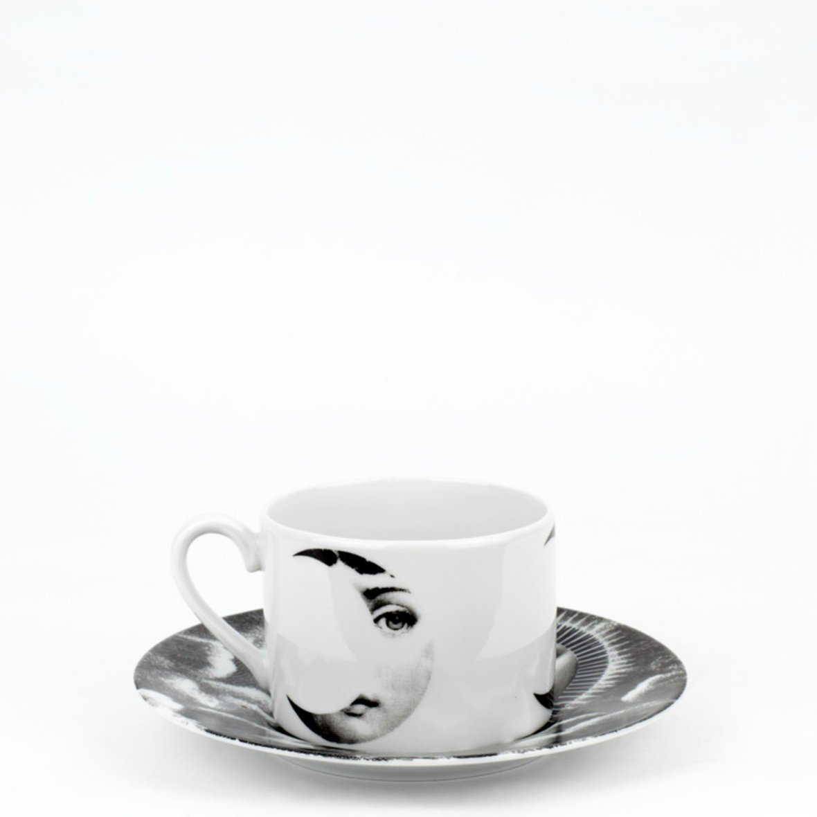 tea-cup-tema-e-variazioni-2005-sole-e-luna-black-white-1