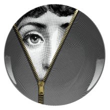 fornasetti-wall-plate-tema-e-variazioni-n-401-gold-b-w